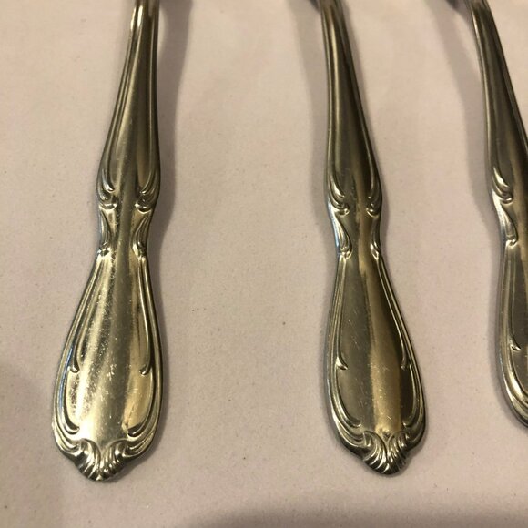 Oneida Victorian Manor Tablespoon Set of 4 Stainless Cutlery Flatware - Picture 2 of 5